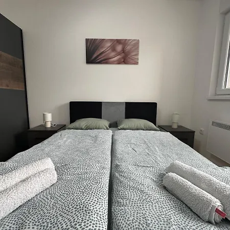 Apartment Aura 2